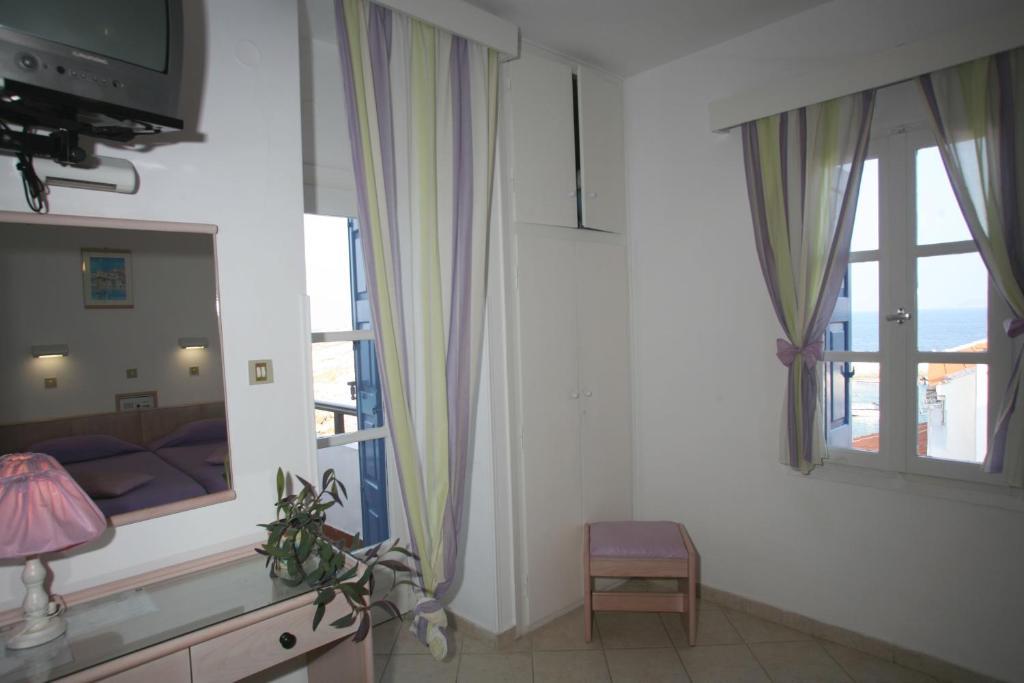 Lemos Hotel Kokkari Room photo