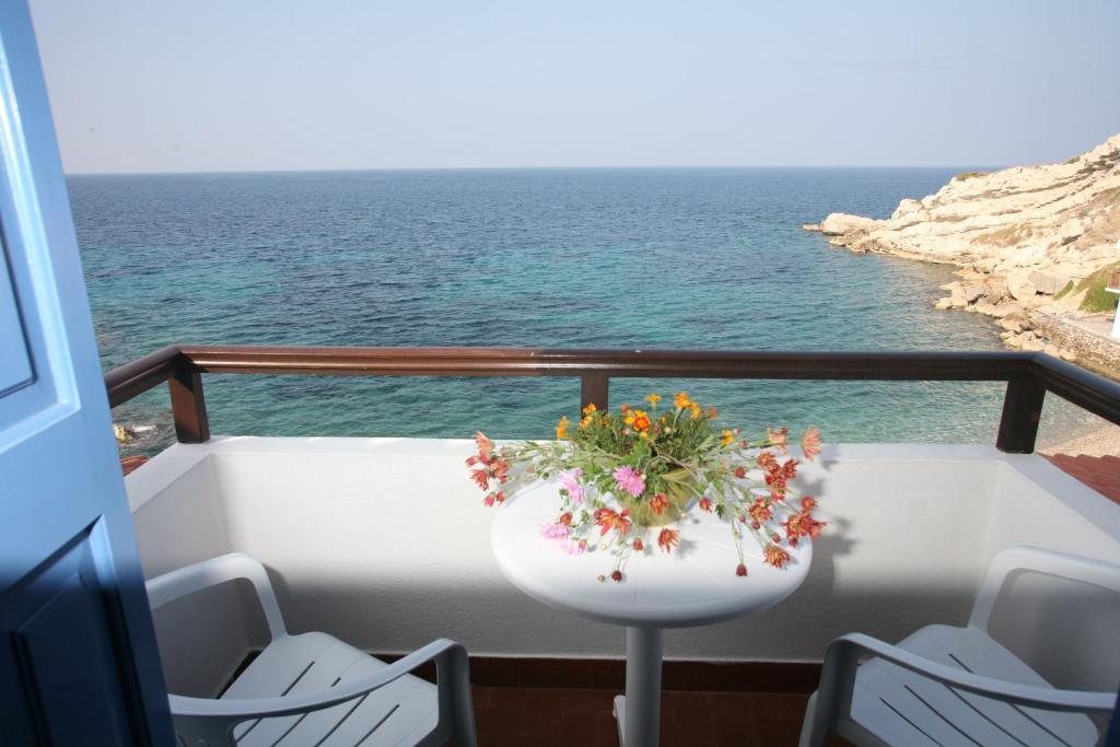 Lemos Hotel Kokkari Room photo